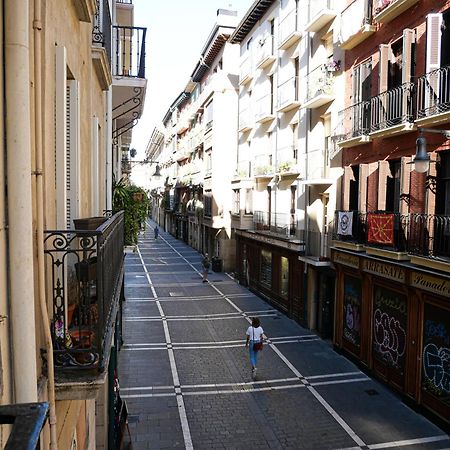 Espacioso Apartamento En El Centro De Pamplona Exterior photo